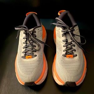 Hoka Bondi One One size 7 Women’s only worn a few times